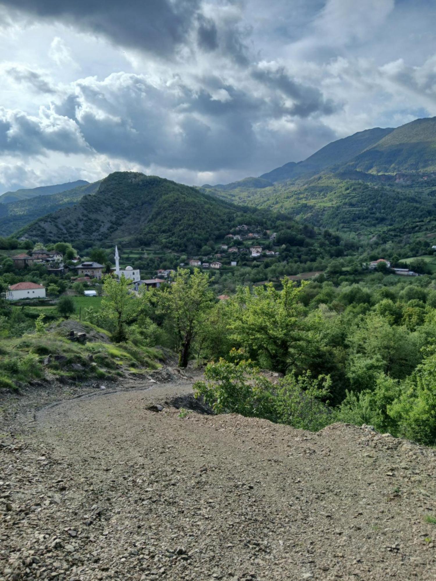 Bujtina Tusha Hotel Priska e Madhe Buitenkant foto