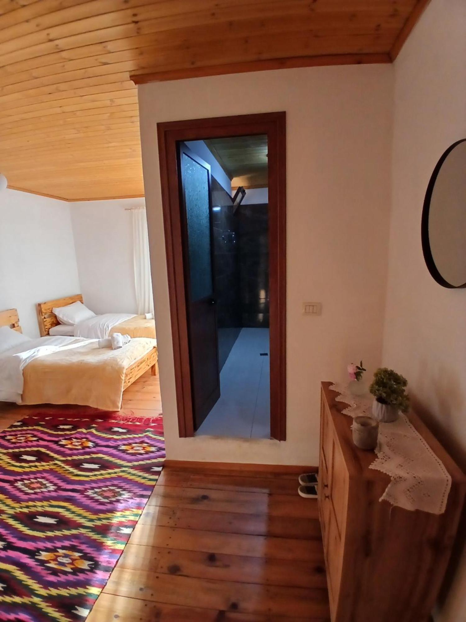 Bujtina Tusha Hotel Priska e Madhe Buitenkant foto