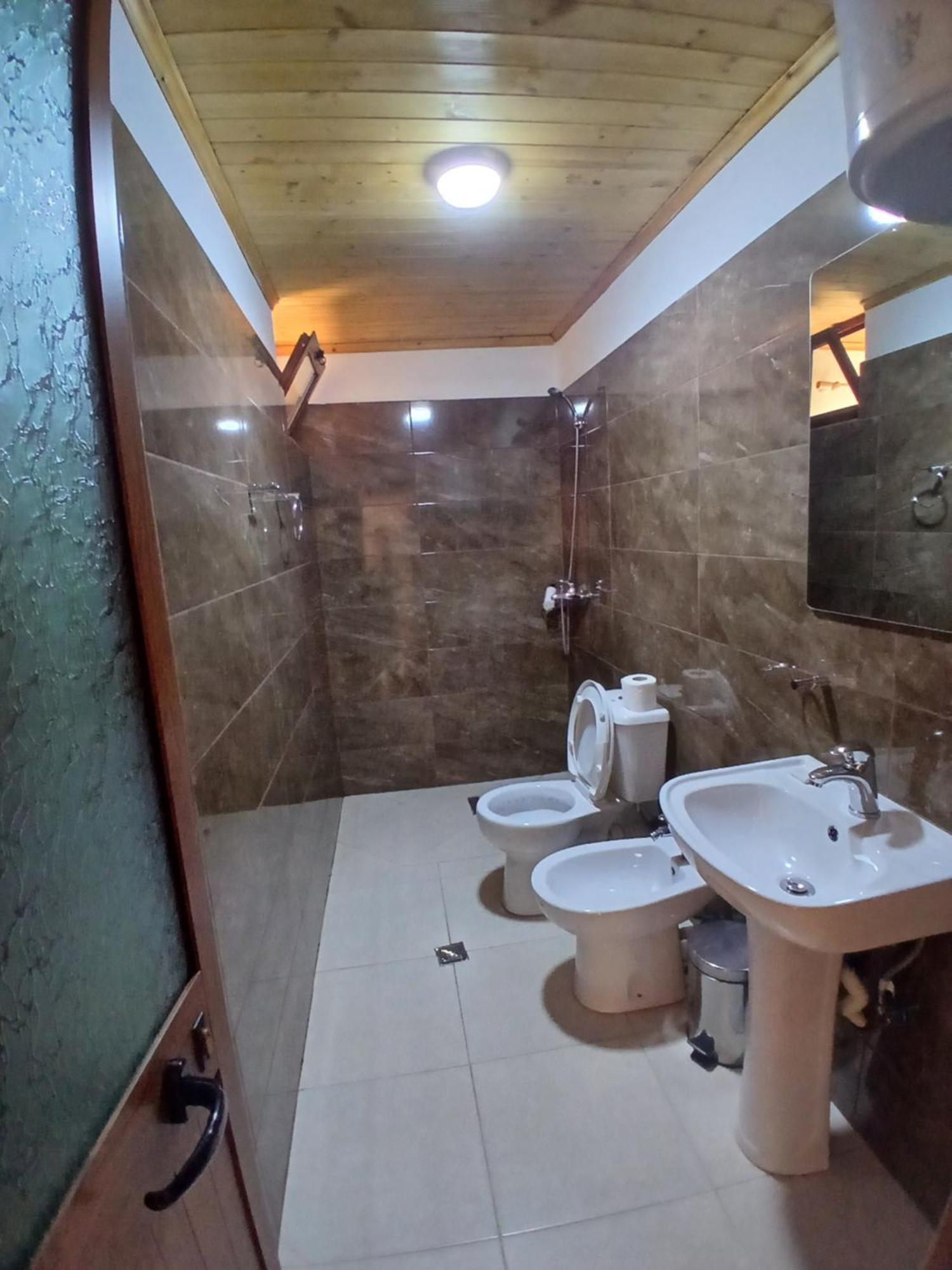 Bujtina Tusha Hotel Priska e Madhe Buitenkant foto
