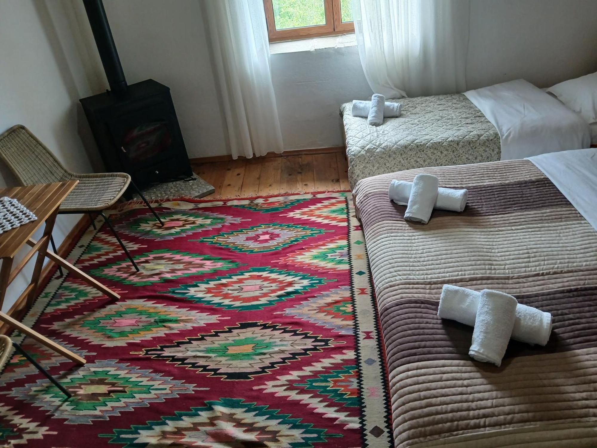 Bujtina Tusha Hotel Priska e Madhe Buitenkant foto